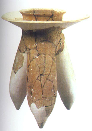 pottery three-legged cooking utensil.jpg